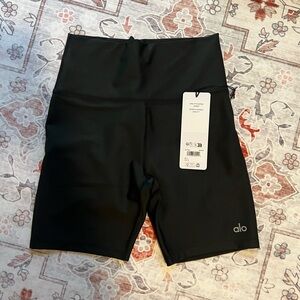 ALO Yoga Women's Black Bike Shorts